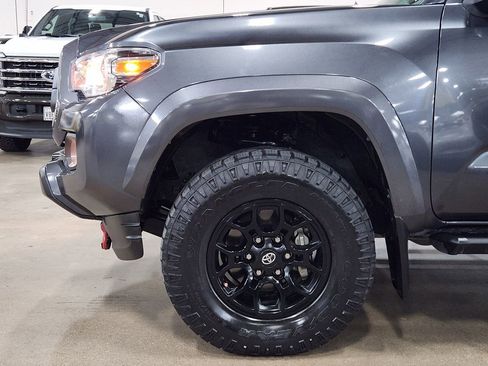 Used 2022 Toyota Tacoma SR5 image 5