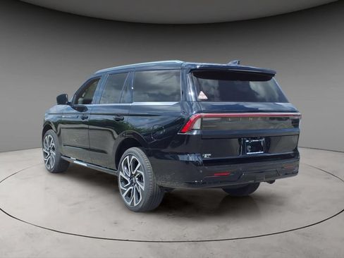 New 2026 Lincoln Navigator Black Label AWD/4WD image 3
