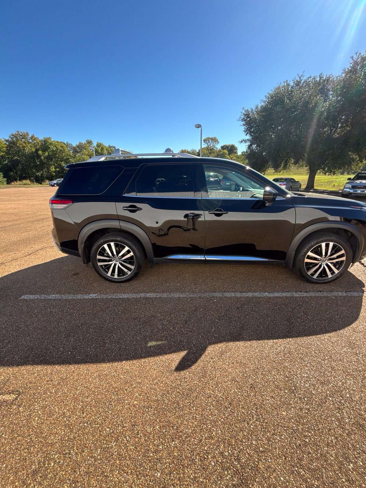 Used 2024 Nissan Pathfinder Platinum FWD image 20