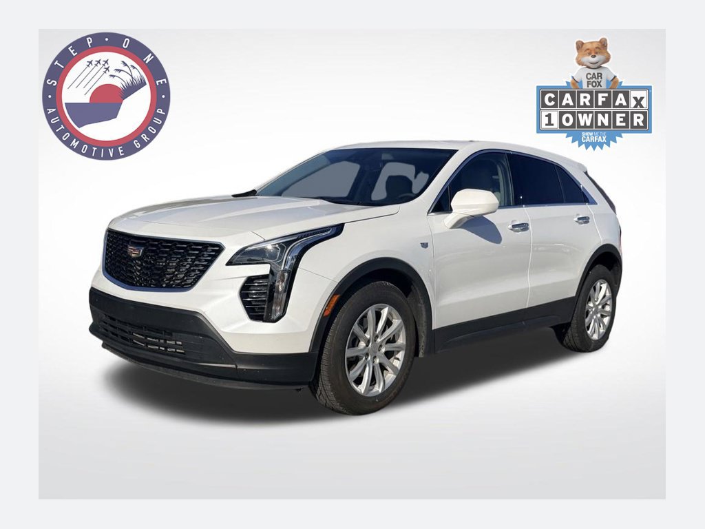 Used 2021 Cadillac XT4 Luxury w/ Cold Weather Package FWD image 1