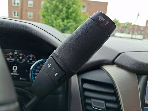 Used 2019 GMC Yukon Denali w/ Denali Ultimate Package AWD/4WD image 16