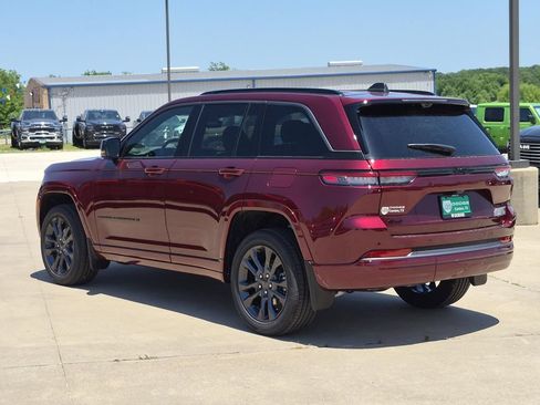 New 2026 Jeep Grand Cherokee Limited AWD/4WD image 4