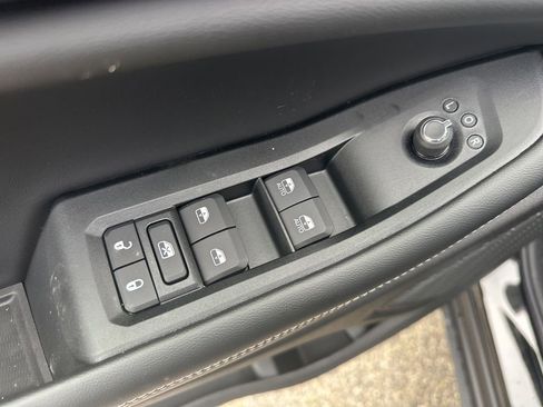 New 2025 Jeep Grand Cherokee Altitude image 11