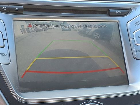 Used 2013 Hyundai Elantra Limited w/ Technology Pkg image 9