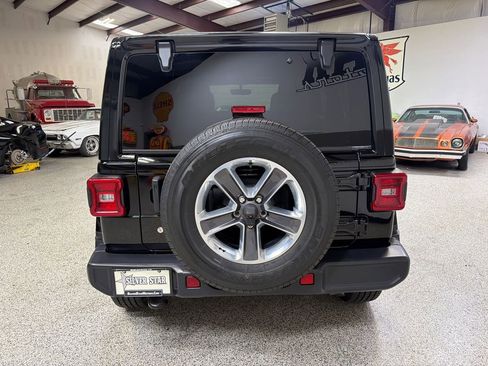 Used 2019 Jeep Wrangler Unlimited Sahara AWD/4WD image 6