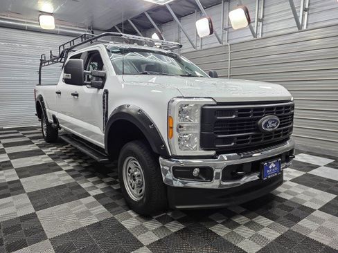Used 2023 Ford F250 XL w/ Snow Plow Prep Package AWD/4WD image 4
