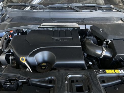 Used 2021 Land Rover Discovery Sport SE image 5