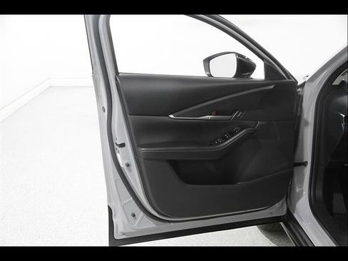 Certified 2025 MAZDA CX-30 AWD 2.5 S w/ Select Sport Pkg image 4