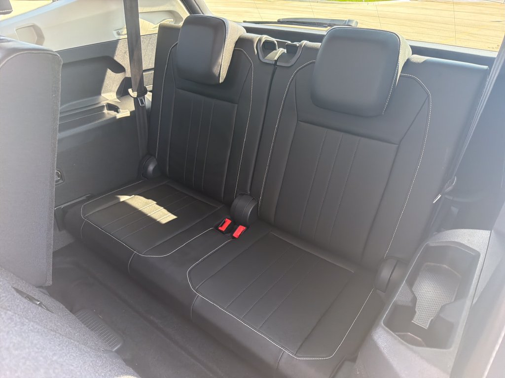 Certified 2023 Volkswagen Tiguan SE FWD image 22