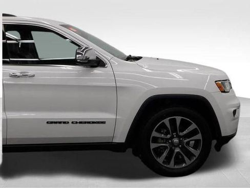 Used 2018 Jeep Grand Cherokee Limited image 22
