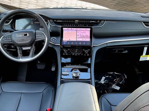 New 2025 Jeep Grand Cherokee L Limited w/ Trailer Tow Package image 5