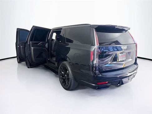 Used 2023 Cadillac Escalade ESV Sport w/ LPO, ONYX Package image 42
