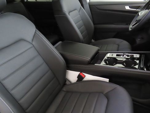 New 2026 Volkswagen Atlas Cross Sport SEL AWD/4WD image 28
