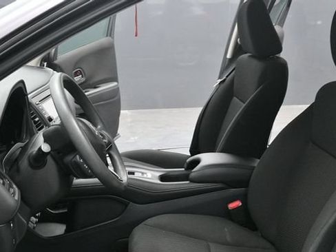 Used 2017 Honda HR-V LX image 25