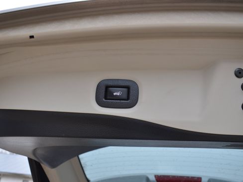 Used 2019 Nissan Rogue SV w/ Sun & Sound Touring Package image 20