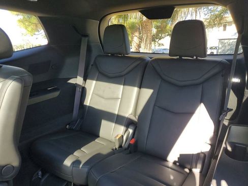 Used 2025 Cadillac XT6 Premium Luxury image 18