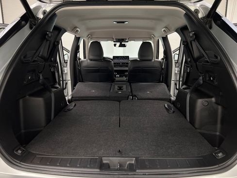 Used 2025 Mitsubishi Outlander SE FWD image 35