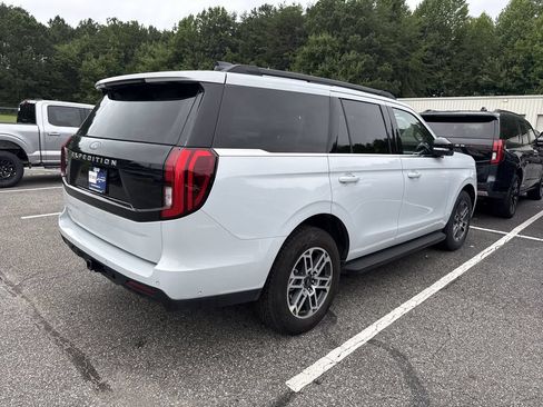 Used 2025 Ford Expedition Active AWD/4WD image 7