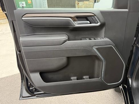 Used 2025 Chevrolet Silverado 1500 LT image 16