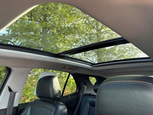 Used 2024 Chevrolet Equinox Premier image 17