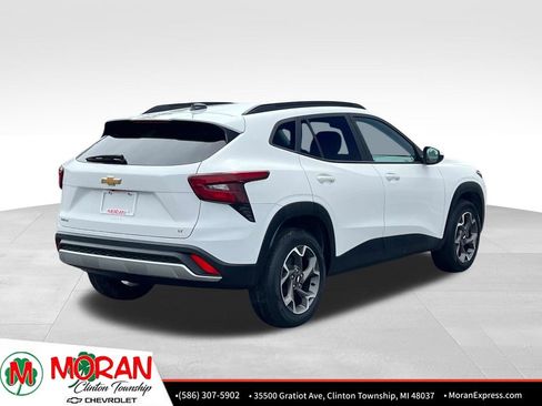 Certified 2024 Chevrolet Trax LT w/ Driver Confidence Package FWD image 5