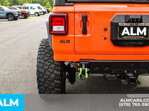 Used 2023 Jeep Wrangler Rubicon AWD/4WD image 12