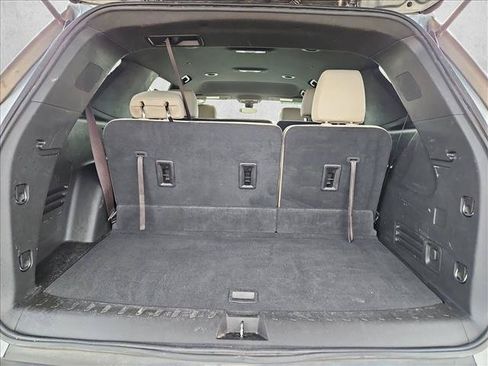 Used 2023 Chevrolet Traverse LS FWD image 6