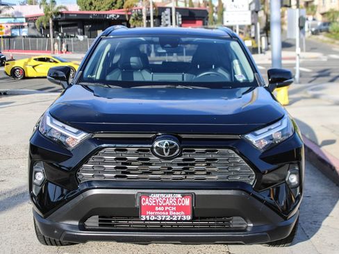 Used 2023 Toyota RAV4 XLE Premium FWD image 9