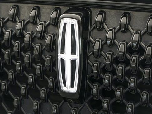 Used 2025 Lincoln Aviator Reserve w/ Jet Appearance Package image 11