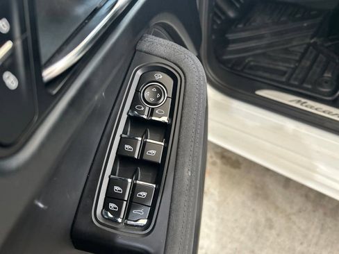 Used 2017 Porsche Macan GTS AWD/4WD image 41