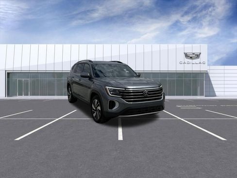 Used 2024 Volkswagen Atlas SE w/ Panoramic Sunroof Package AWD/4WD image 1