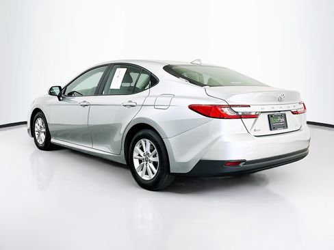Used 2026 Toyota Camry LE FWD image 5