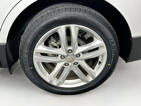 Used 2019 Chevrolet Equinox Premier FWD image 11