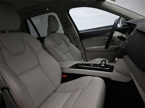 Used 2023 Volvo XC90 B6 Plus w/ Protection Package image 35
