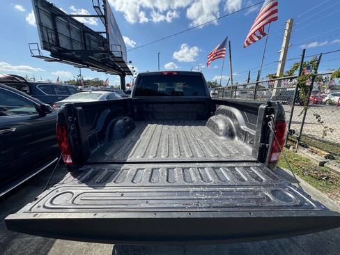 Used 2018 RAM 1500 Express image 15