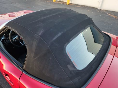 Used 2017 FIAT 124 Spider Lusso RWD image 7