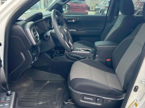 Used 2023 Toyota Tacoma TRD Off-Road w/ Technology Package image 10