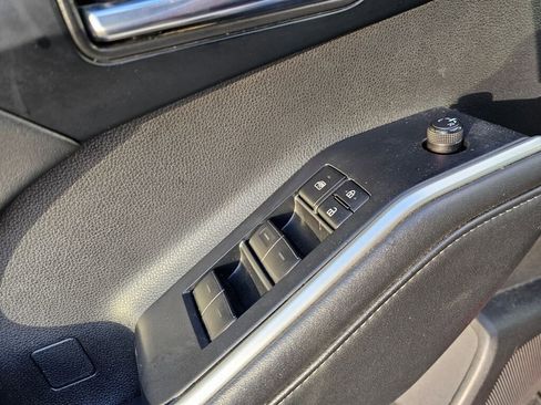 Used 2022 Toyota Highlander XLE image 27