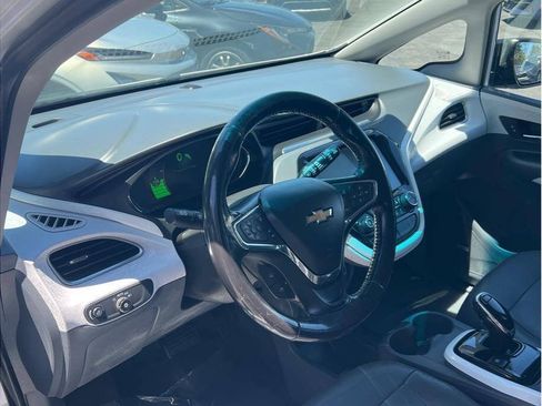 Used 2018 Chevrolet Bolt Premier w/ Driver Confidence II Package FWD image 17