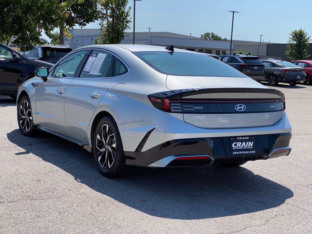 Used 2025 Hyundai Sonata SEL FWD image 5