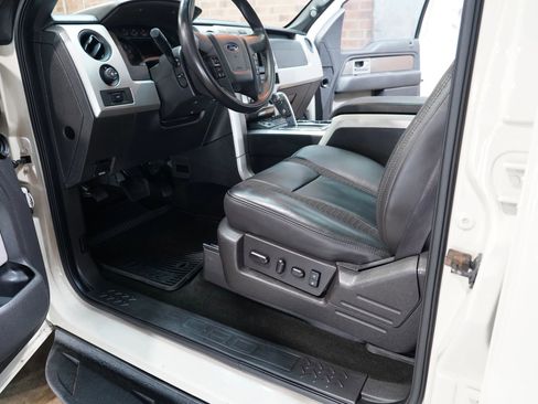 Used 2013 Ford F150 Raptor w/ Luxury Equipment Group image 38