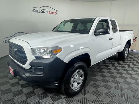Used 2019 Toyota Tacoma SR5 image 2