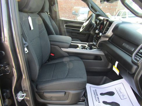 New 2026 RAM 3500 Big Horn AWD/4WD image 19