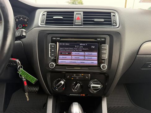 Used 2014 Volkswagen Jetta TDI FWD image 18