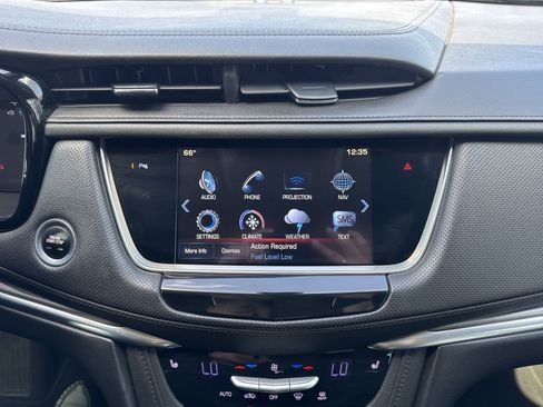 Used 2018 Cadillac XT5 Luxury image 16