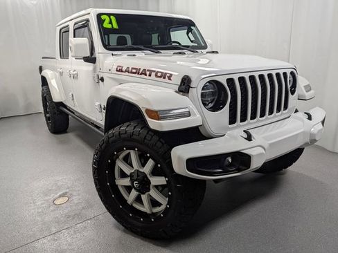 Used 2021 Jeep Gladiator Overland AWD/4WD image 2