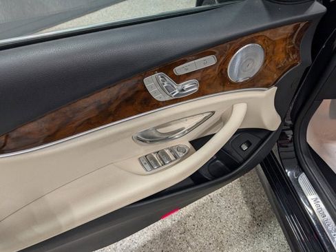Used 2018 Mercedes-Benz E 400 4MATIC Sedan image 13