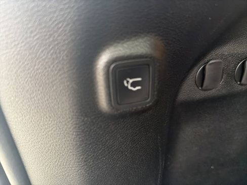 Used 2019 Jeep Cherokee Trailhawk image 31