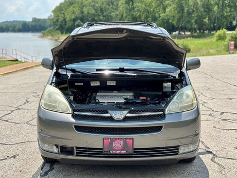 Used 2005 Toyota Sienna XLE Limited AWD/4WD image 19