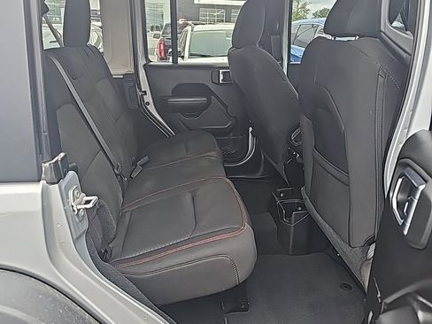 Used 2023 Jeep Wrangler Unlimited Rubicon AWD/4WD image 14